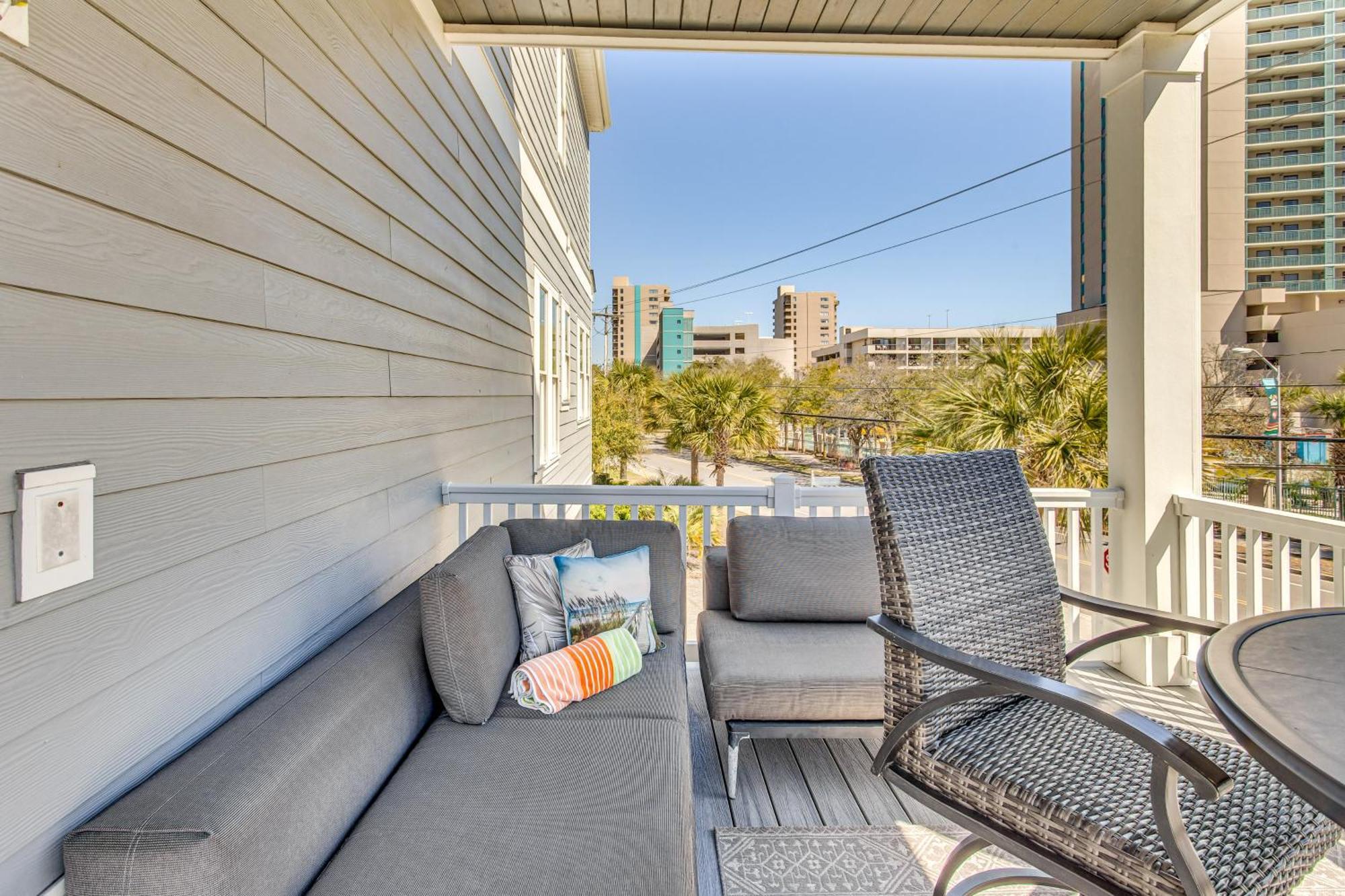 Myrtle Beach House With Hot Tub, Walk To Beach Exterior photo